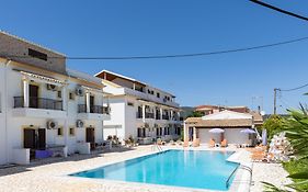 Dora Pool Studios By Konnect,150M From The Beach
